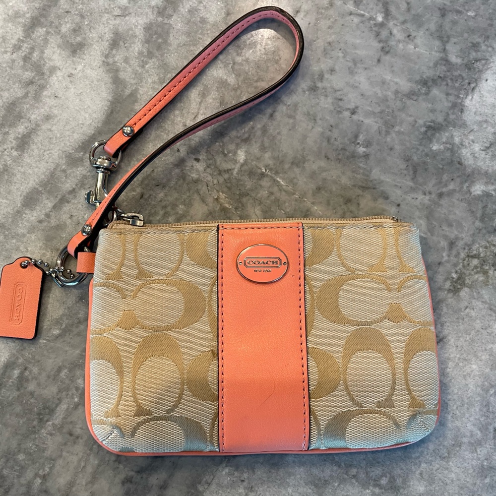 EUC Coach Corner Zip Wristlet In Signature Canvas & leather- Khaki/Light Coral
